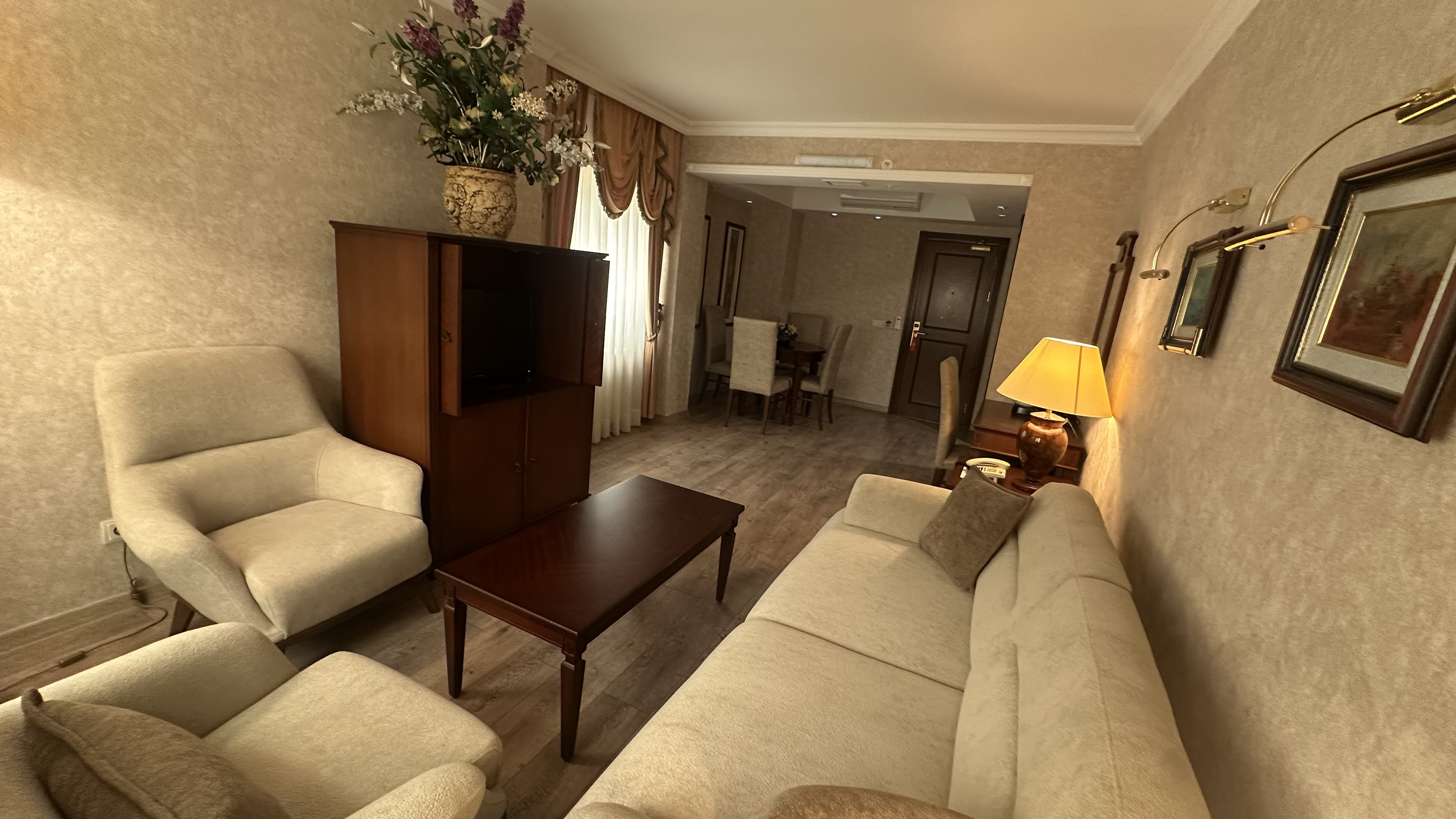 King Suite oda görseli 3